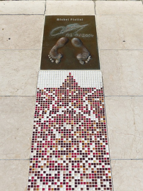 尔莫兹